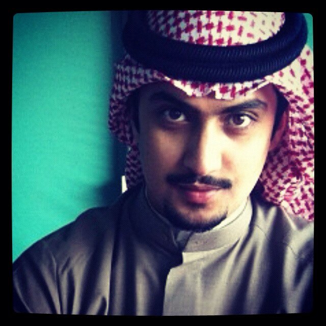 لآمن غدآ بآب آلأمآني مسكر ودآرت بك آلدنيا على كل خيبه ودي قبل لآ يضيق صدرك تذكر ( آلله كريم ورحمة آلله قريبه )