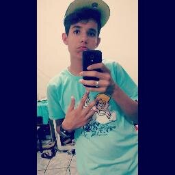 - Enquanto uns buscam o final feliz, eu só me importo com a parte do feliz. Não quero saber de final.
Muito Prazer .

Ask que ?  http://t.co/nrH0ET7AQ5