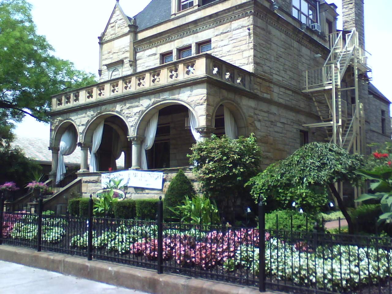 The Inn on The Mexican War Streets is a Historic Mansion, former home to department store Baron R.H. Boggs, is now a Boutique Hotel on Pittsburgh's North Side.