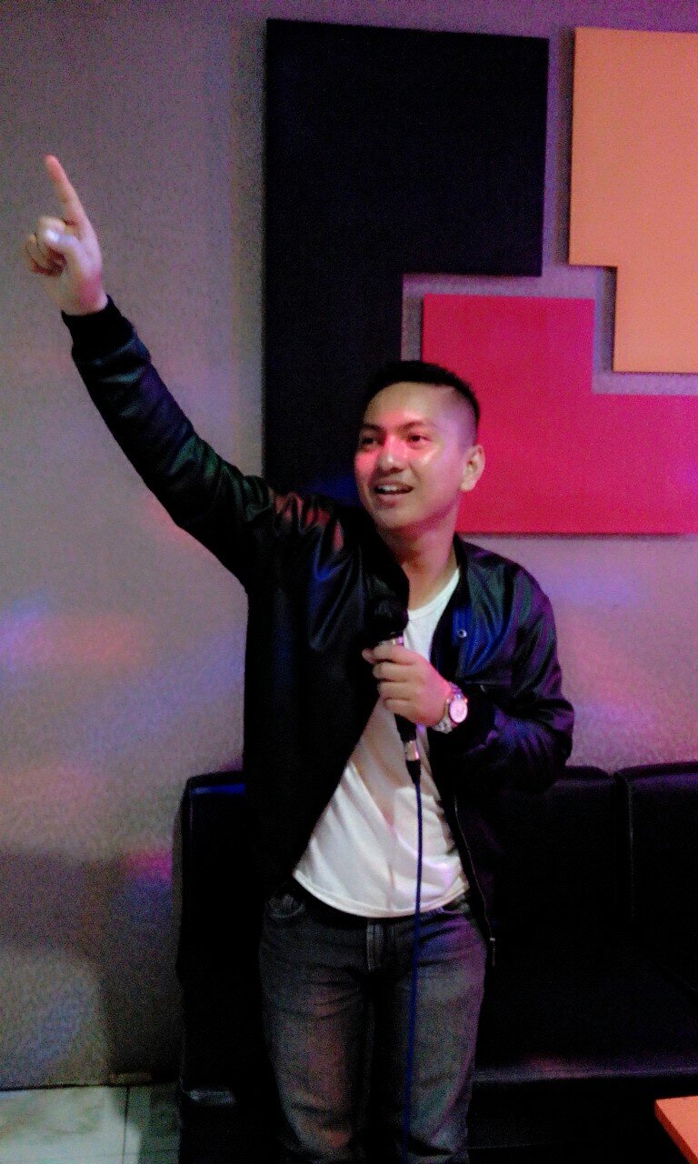 akadbojis's profile picture. 