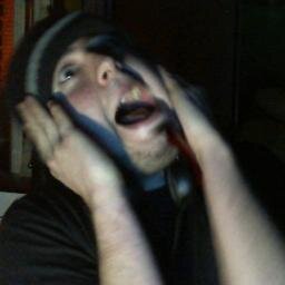 Músico, rebelde por causa y amante de los juegos de roll y de terror,Gamer y youtuber