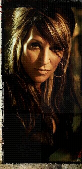 I got a heart of gold, but it's covered in a layer of ice..the mother of the prince. |#SoA| |SAMCRO| #CharmingReapers |MCRP 18+|