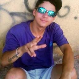 Para que levar a vida tão a sério, se a vida é uma alucinante aventura da qual jamais sairemos vivos. 
- Bob Marley