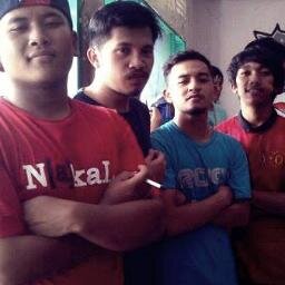 Noy (Lead Guitar+Back vocal)
Ekha (Guitar + Vocal)
Irfan (Bass)
Ucay (Drums)


http://t.co/DZzX0LeCz2