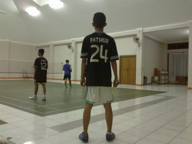 Tarik nafas dalam dalam.....
Hadapi peliknya kenyataan hidup...

Hufftt.............