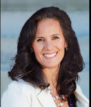 Wife, Mother, Proud Texas A&M Grad, North Texas Senior, Family, and Sports Photographer.
