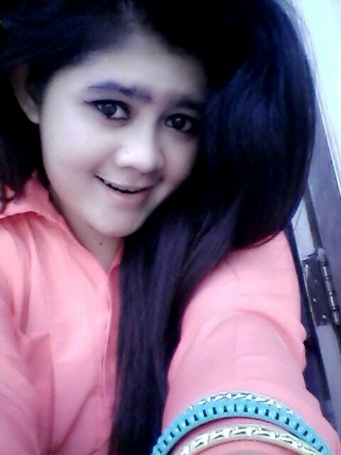 FebrianiDebby's profile picture. 