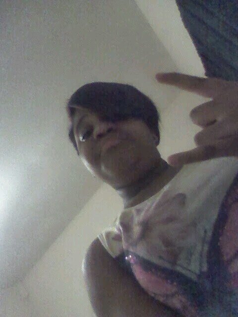 im cute to some people fun size nd fun so while u here could u jus do me a little favor nd follow me chow
