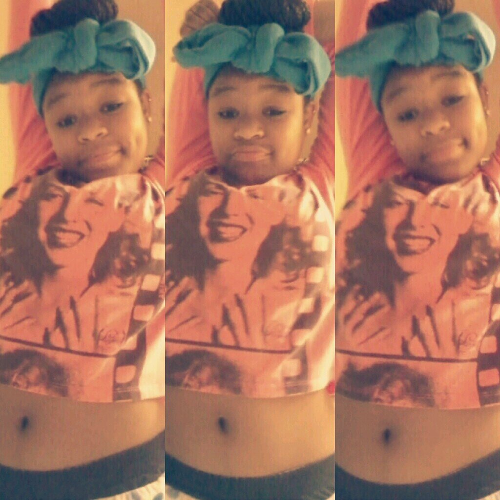 i laugh w/ plenty but don't trust any .