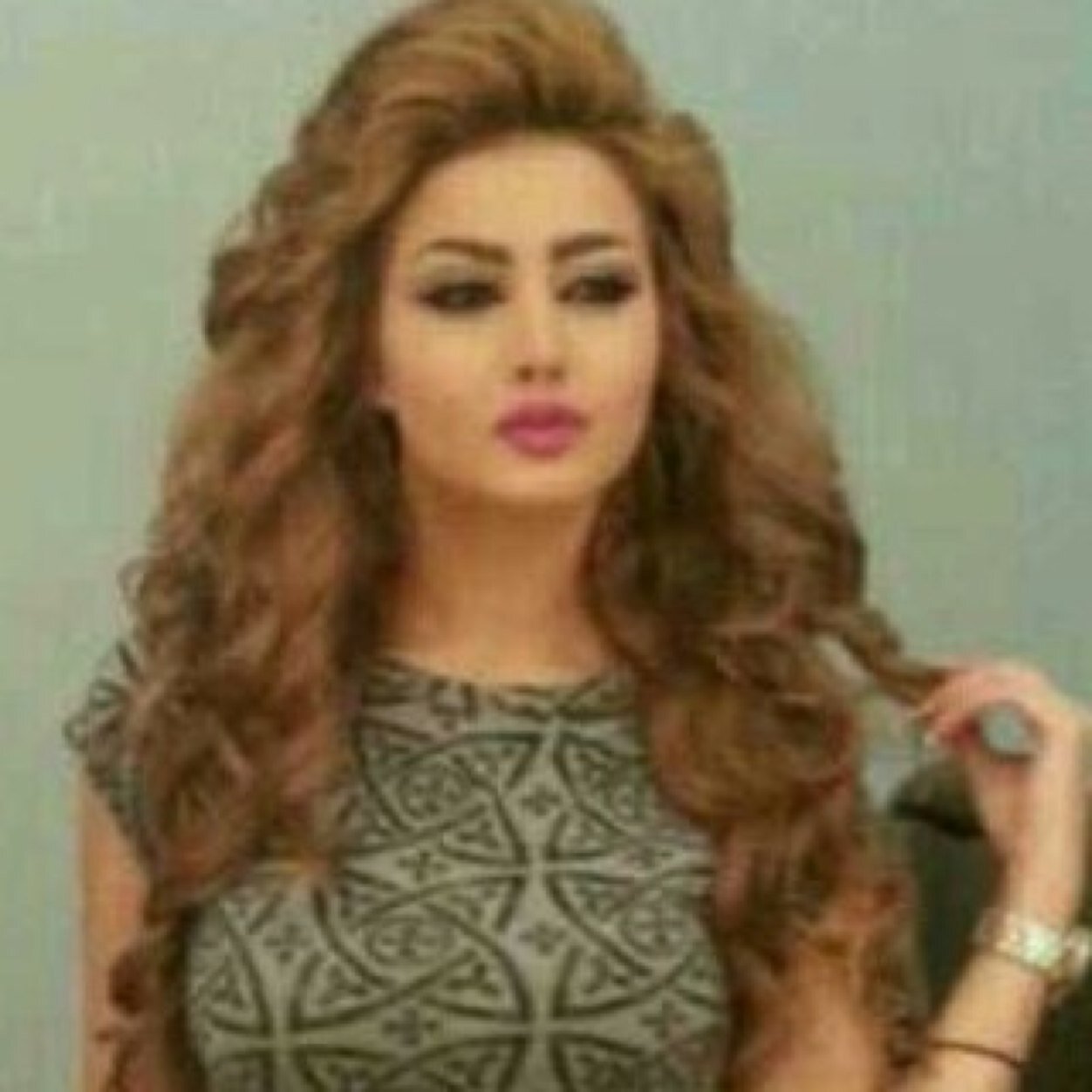 ..،،، ' ' لست مغرورھٓہ .. ولكنني حلمـي يصعب تحقيقہ ' ' ❤ k.s.a
