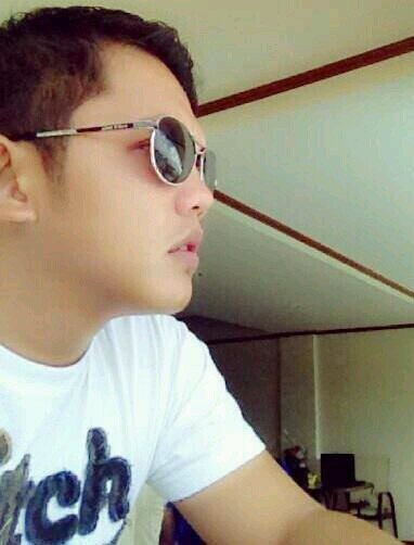 vhinobentedos's profile picture. Contented :)