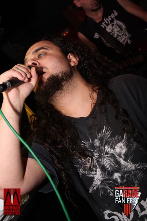 Borracho de fin de semana. FUMETAL a tiempo completo. Os saco una muerte de ventaja. MEMENTO MORI