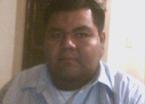 Cinefilo y amante de los video juegos con un gran interes en la administracion de empresas ya que para mi el exito es lo fundamental y la familia es primero