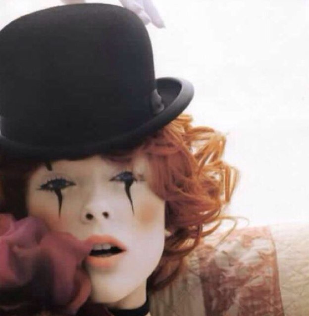 MiaHusseini's profile picture. People are strange when you're a stranger.