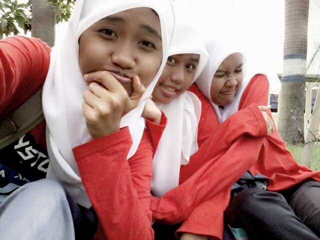 Karlina XII IPA 1 SMAN 1 KDH IM