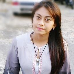 LaiQa_zz's profile picture. i'm 21. but look like 12. 
_short girL_ 

http://t.co/9Vdf6qhg9K