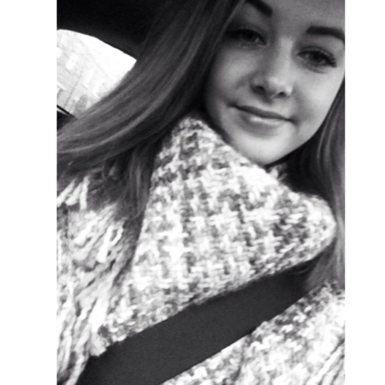 esmeesummeya__'s profile picture. Follow your heart.