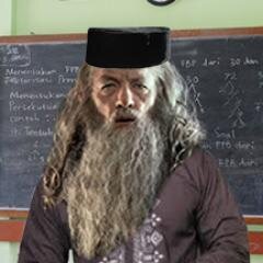 KepsekGandalf's profile picture. Kepala Sekolah SMAN 1 Erebor. Orang tua berjiwa anak muda. Usia bukan penghalang untuk berpetualang.