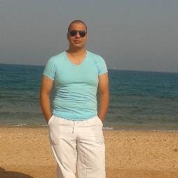 مسلم مصري زملكاوي اصيل محام حر وامي نور عيني وعائلتي شمس حياتي اللهم لا تريني فيهم شرا أبدا