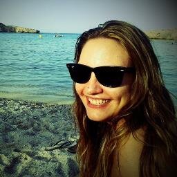 No rompas el silencio sino es para mejorarlo, soy la sonrisa más bonita existente, estudiante de grado infatil, soñadora.. y con toda una vida. 22 Primaveras.