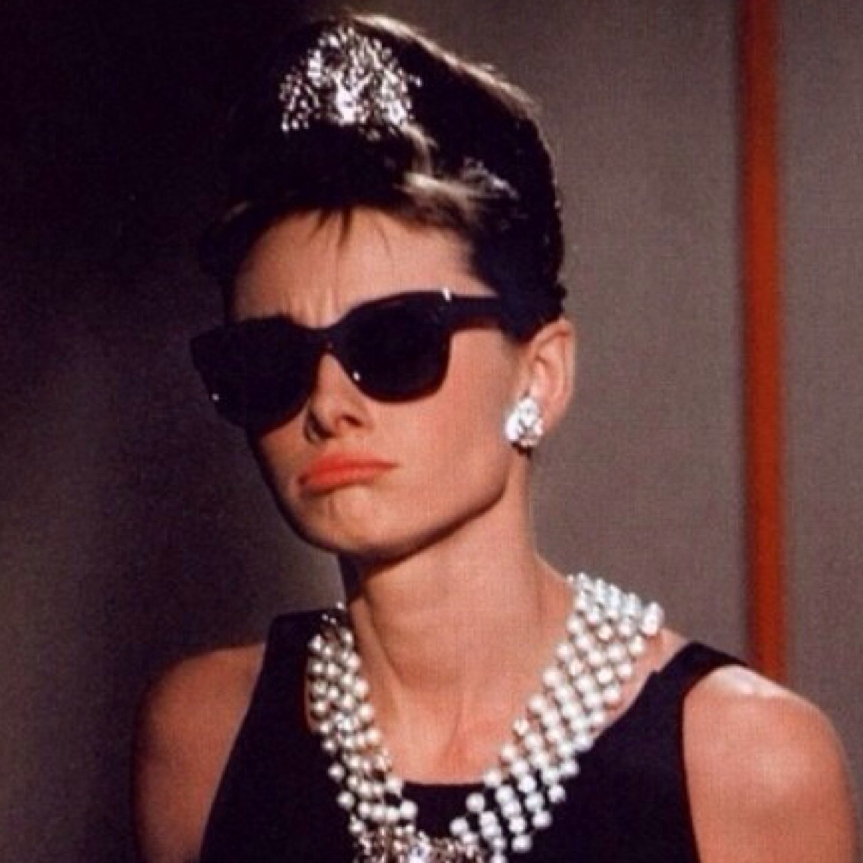 Queen B of the twitter bitch committee. I'm an overthinking drama queen.
 *Not a parody* Just another whiny 20 something girl with a twitter