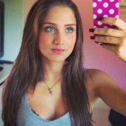 → Euu queroo.
Euu PossO.
Euu coonsiigO ←
●๋• Siimplees αssiim ~
Twittando até o fim! ;p

Meee Seguee, sigo de volta :3