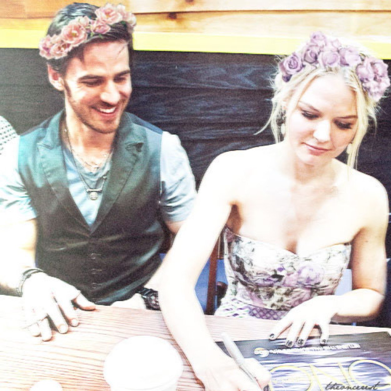 ionceuponatime's profile picture. #captainswan #swanqueen #evilregal #uglyduckling #gosh #snowing #captainfloor