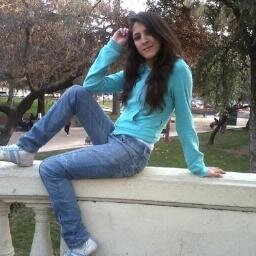 ¡Y ahora decidís,que caminas feliz
 y no te cree ni el dolor! /La vela puerca♥/Los redondos♥