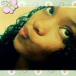 Eu amo @luansantana ele é minha inspiração...sou louca por um microfone amo cantar me acalma e  me liberta...