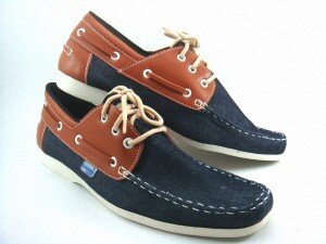 Sepatu Class Black merupakan merk sepatu hand made lokal yang diproduksi di kota Bandung. Cocok buat kuliah, hangout bareng temen-temen.
08977773177