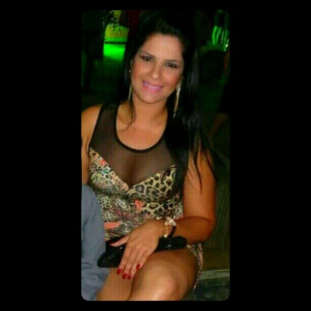 Formada em Letras. Amo Futebol, Forró e meus Amores... Dani e Vi 3 ¨A Vida Tem Pressa em ser Feliz e eu Tamb.¨ :*