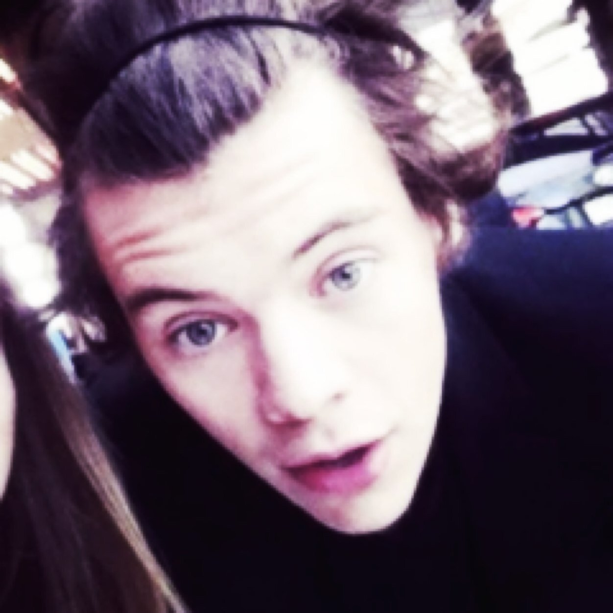 Hiiii i love you so much and i just wanted to tell you that youre beautiful and you can do whatever it is you want to do :)