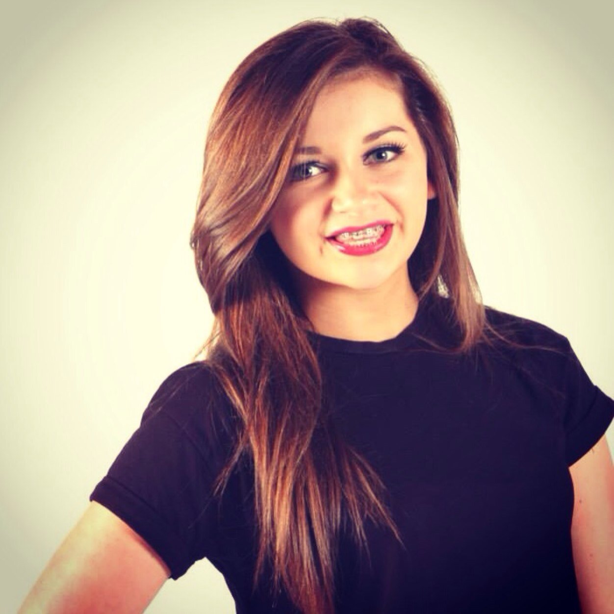 nicoletait13's profile picture. 