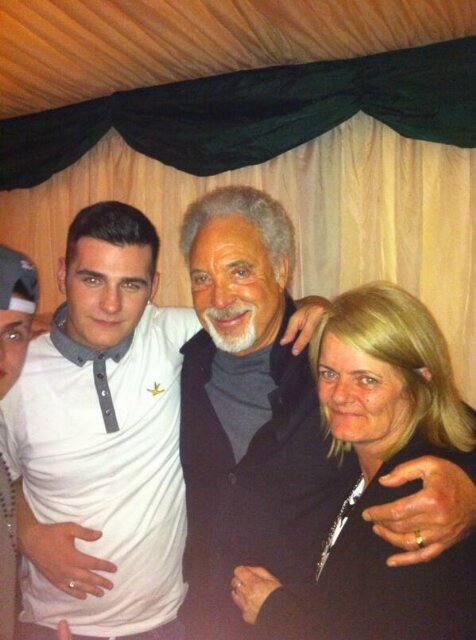 Proud mum of. @MIKEWARDUK country singer finalist of the voice uk.  @mariacward DARRYL @DEMZ  @DJ_DAZ_  love my family.