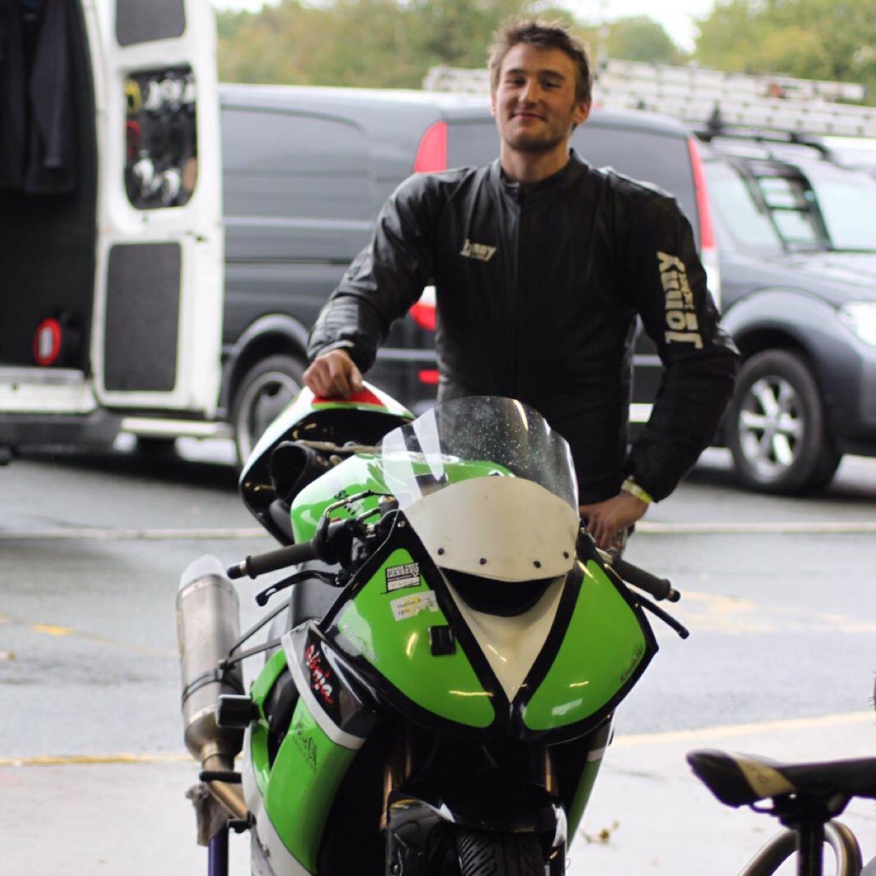 lozwardle's profile picture. 