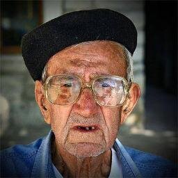 Alphonse, 90 ans, je casse la croûte méchamment avant de faire l'amour.