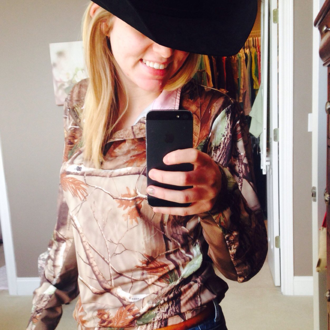 Anon rider from the Rocky Top State. Reining, racing and horsemanship. God first, horses second. Firm believer that cowgirls do it better.