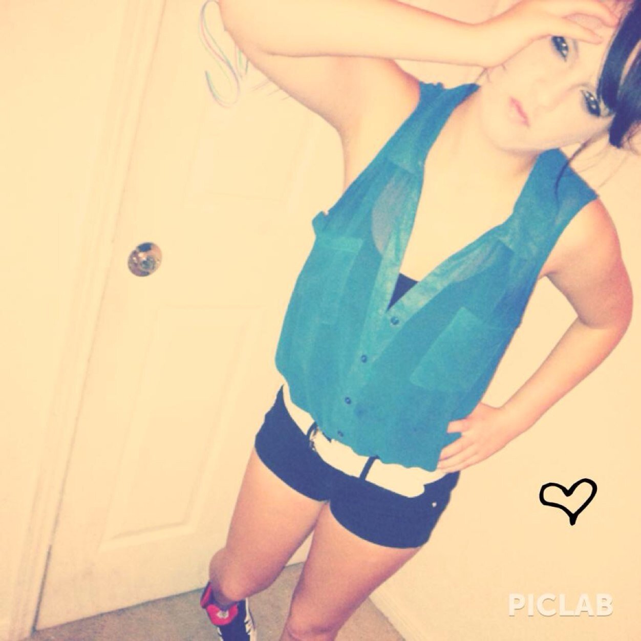 Switching it up on you ordinary bitches. Im 15. Birthday is april 24th. Single, so dm me ?