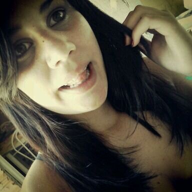 @AmandinhaSouza irmã ♥