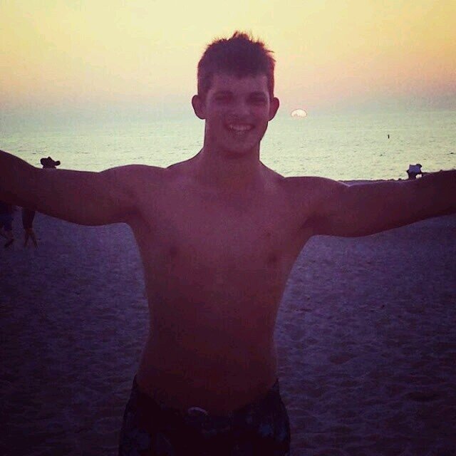 changing people's lives. Cell:815-953-6909 kik:jakemoneymaker8