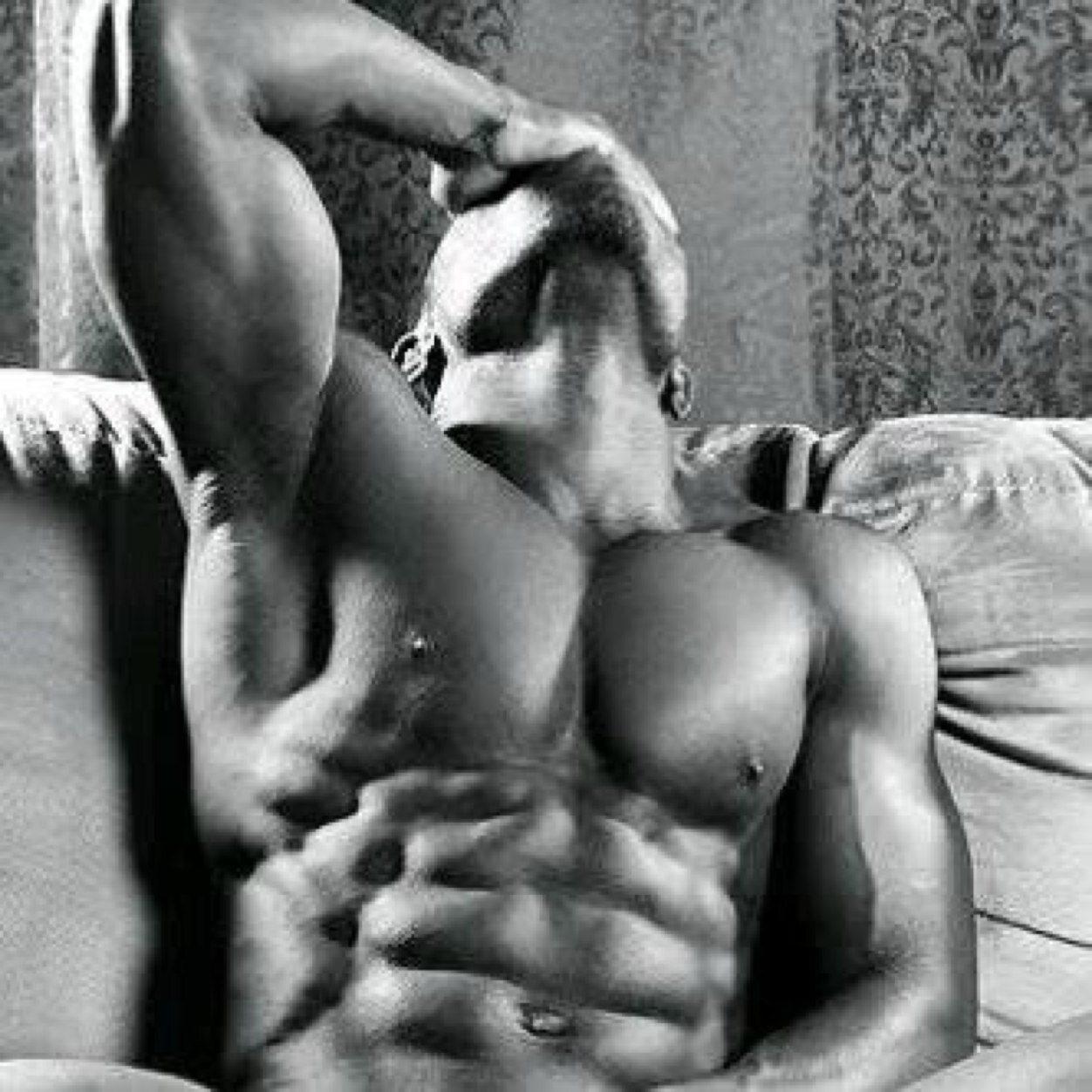 I Follow Back my follower..(Dats me).