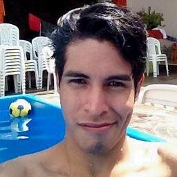 18 anos, Universitário de Artes Cênicas, Cantor - Ator