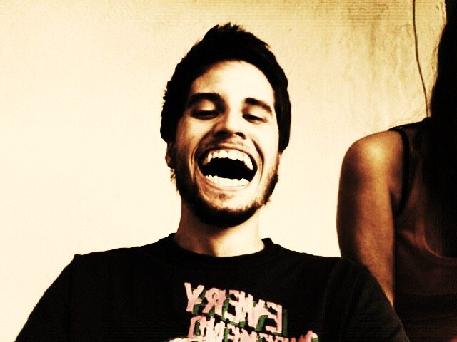 depablogs's profile picture. La felicidad solo es real cuando haces el idiota y la compartes en youtube