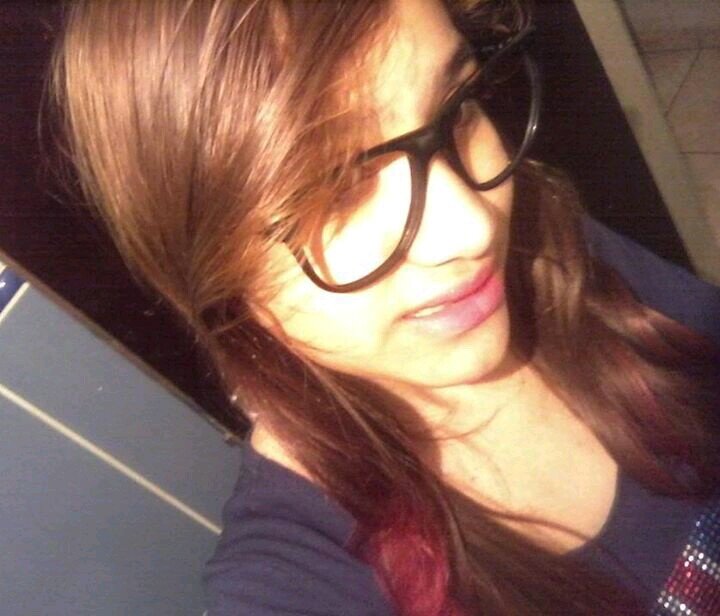 eu gosto muito de animais ,sou um poquinho lokinha kkk,sou uma menina que gosta mt de sair etc..^^