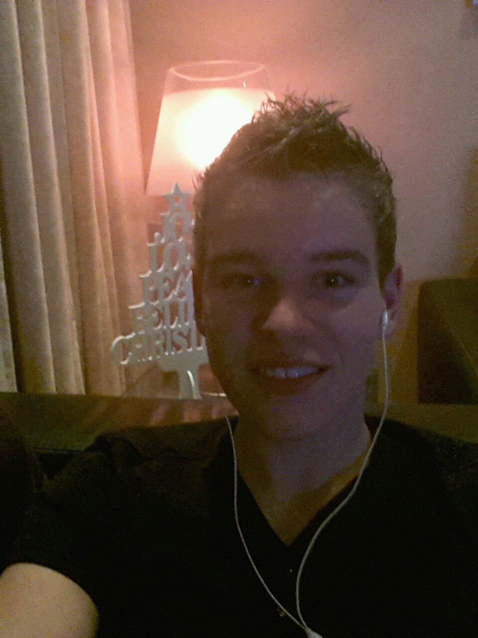 17 years young | Football  | CoD | Geld uitgeven | @KushiiMushii
