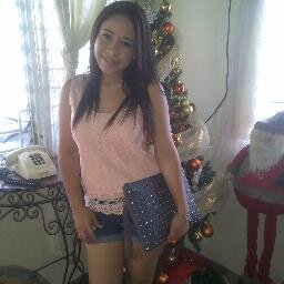 Lo que vale la pena nunca es fácil.♥ 
  http://t.co/1rNcNhNBcV