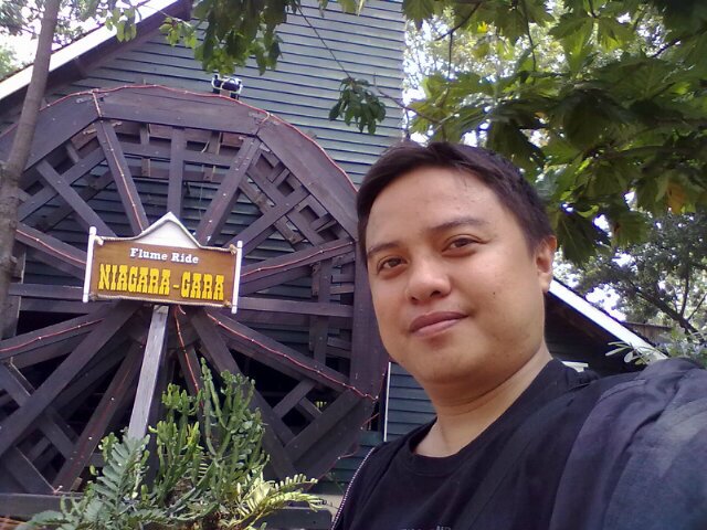 fee_boy's profile picture. 