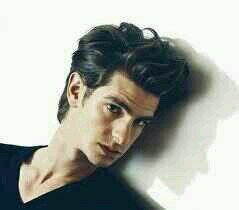 hey i am peter paker aka spiderman i am cool and kind (single rp 》