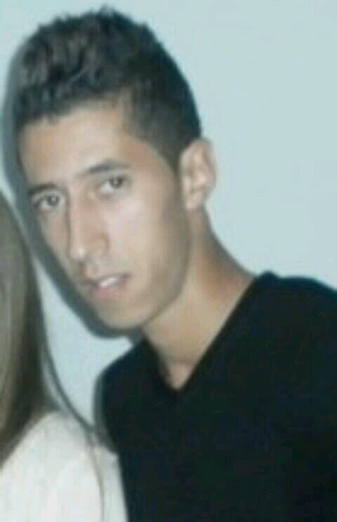 TopoAdil's profile picture. No discutes con un idiota, te hará descender a su nivel y allí te ganará por experiencia