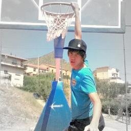 Perdido por el mundo y haciendo bien lo único que se, jugar a baloncesto :) 03-06-96